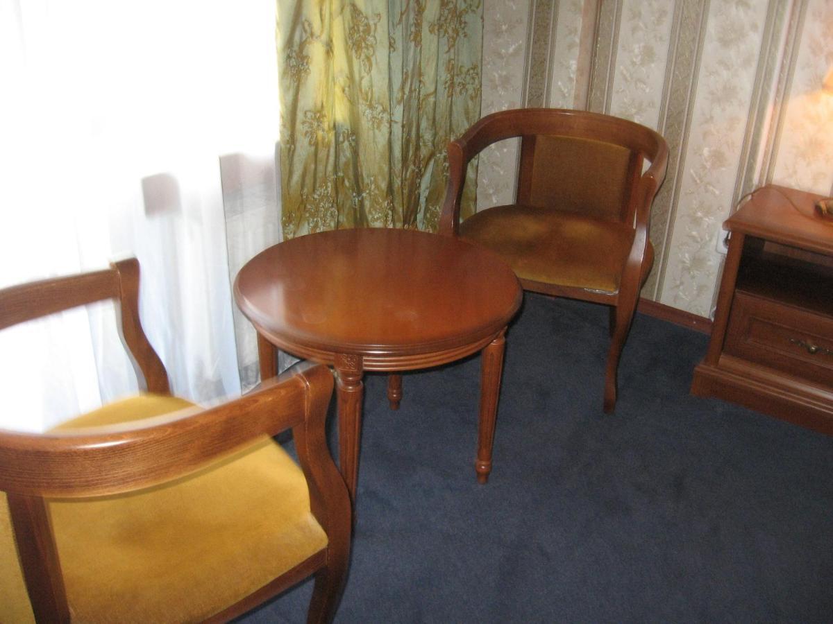 Diplomat Aparthotel Киев Стая снимка